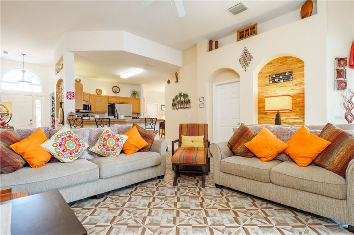 Image No.2-4 Bed Property for sale