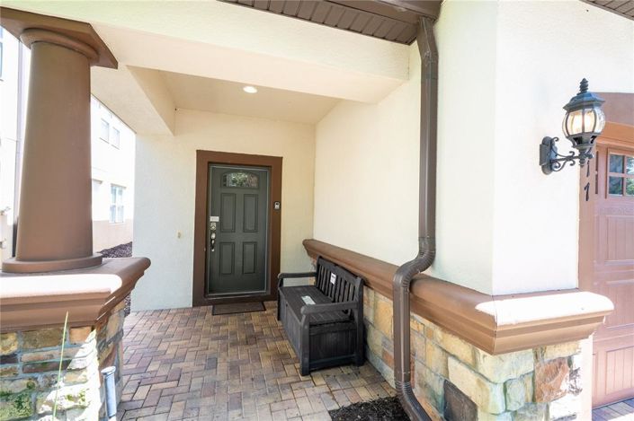 Image No.10-6 Bed Property for sale