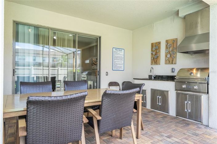 Image No.16-6 Bed Property for sale