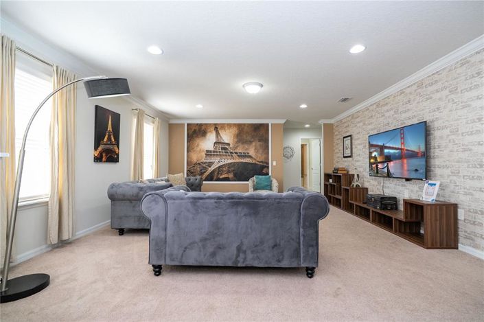 Image No.25-6 Bed Property for sale