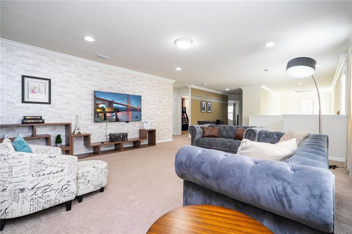 Image No.28-6 Bed Property for sale