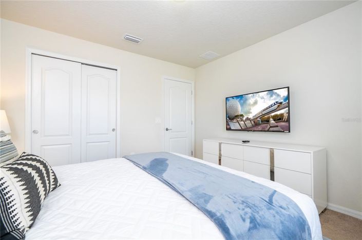 Image No.34-6 Bed Property for sale