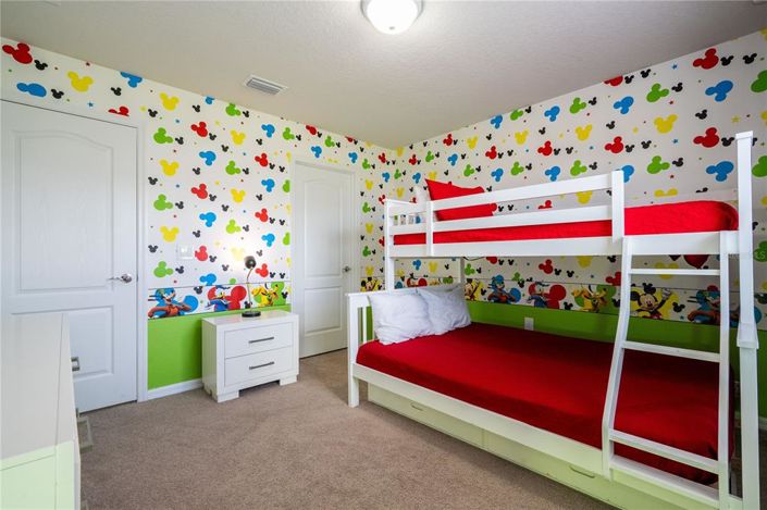 Image No.41-6 Bed Property for sale