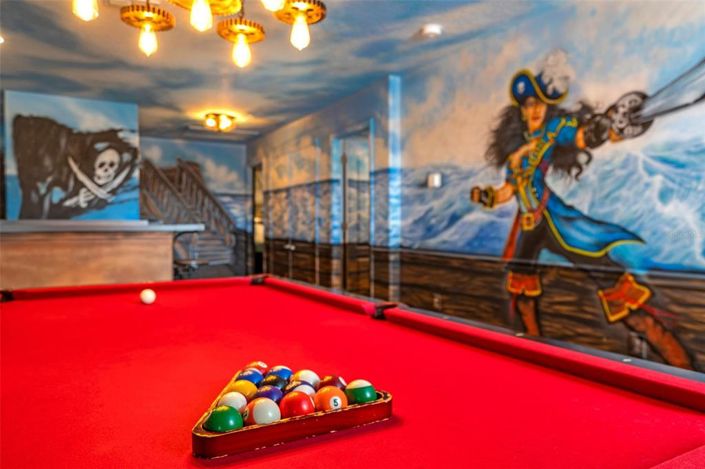 Image No.14-9 Bed Property for sale