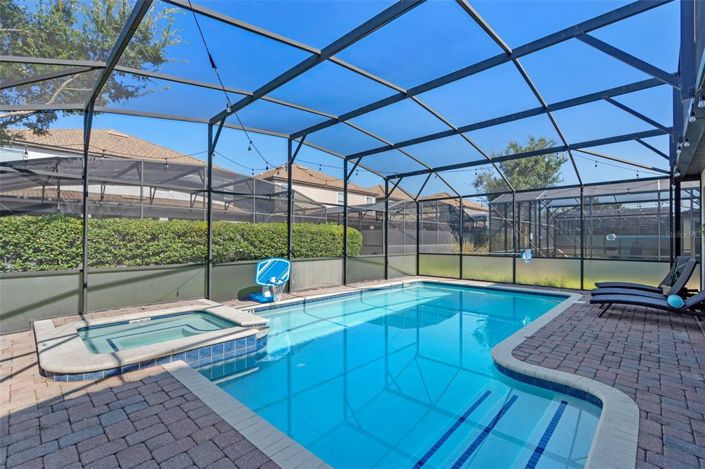 Image No.40-9 Bed Property for sale