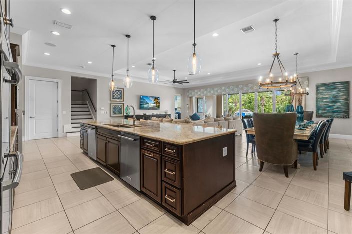 Image No.22-11 Bed Property for sale