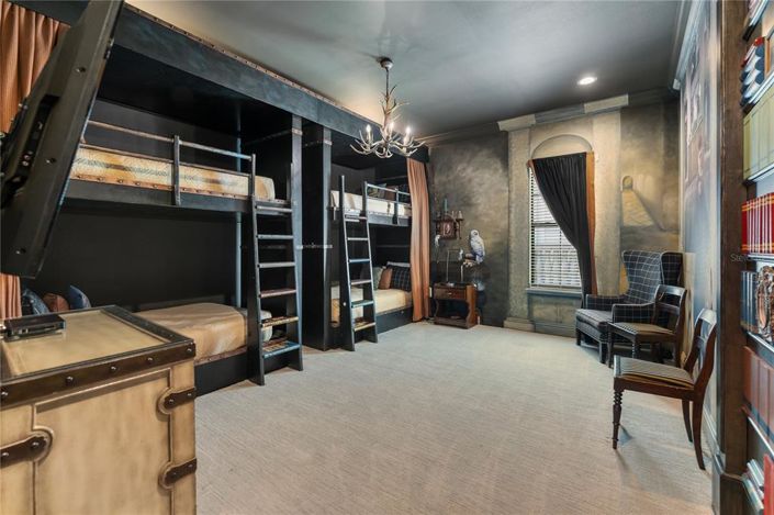 Image No.41-11 Bed Property for sale