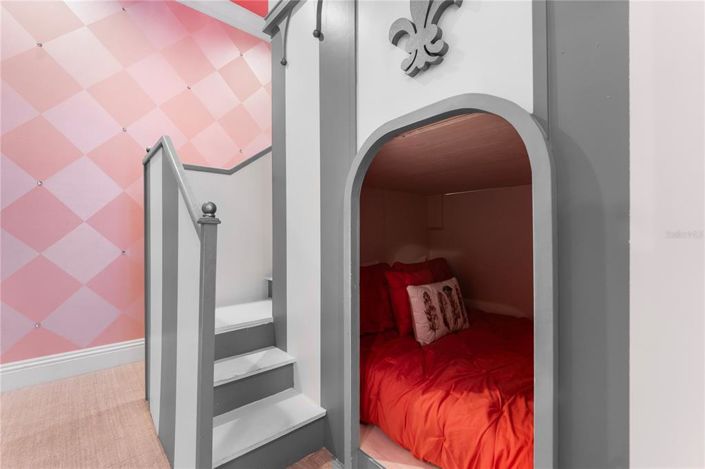 Image No.45-11 Bed Property for sale