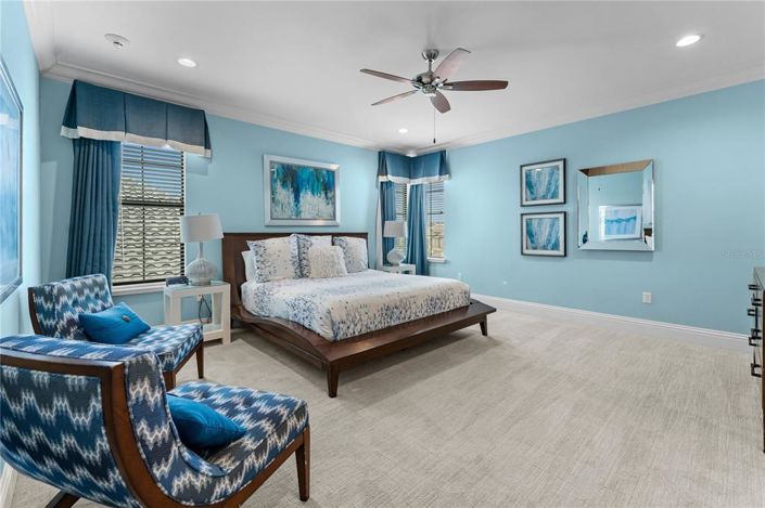 Image No.53-11 Bed Property for sale