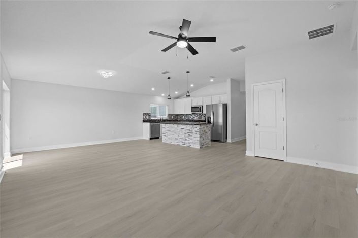 Image No.44-4 Bed Property for sale