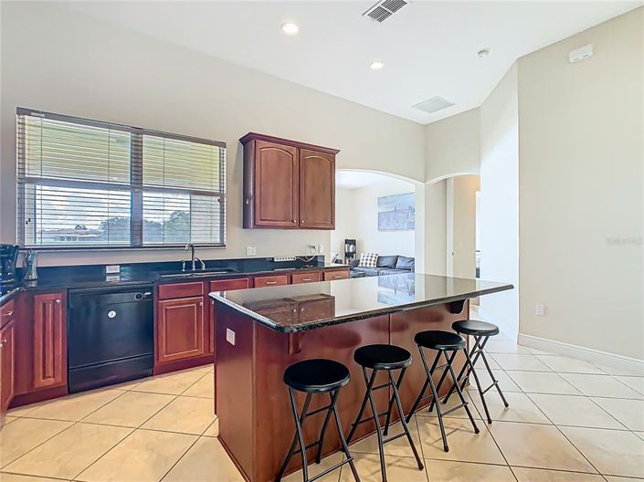 Image No.10-3 Bed Property for sale