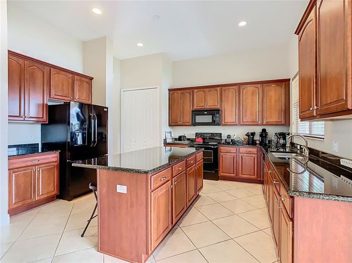 Image No.11-3 Bed Property for sale