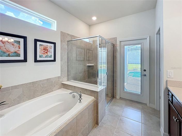 Image No.16-8 Bed Property for sale