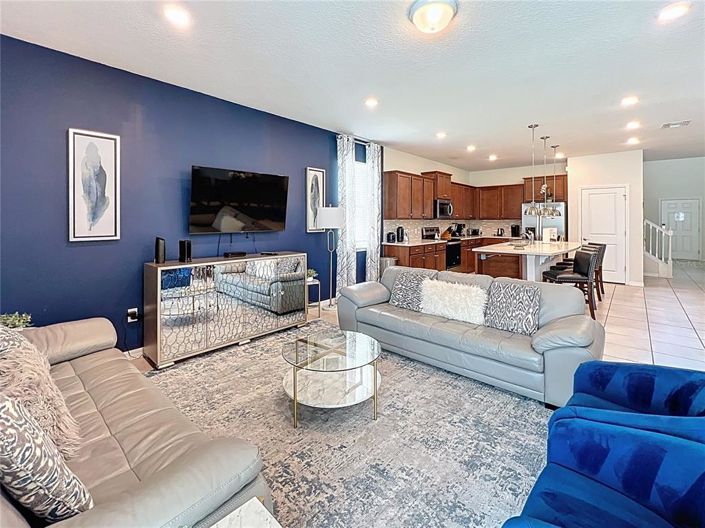 Image No.3-8 Bed Property for sale