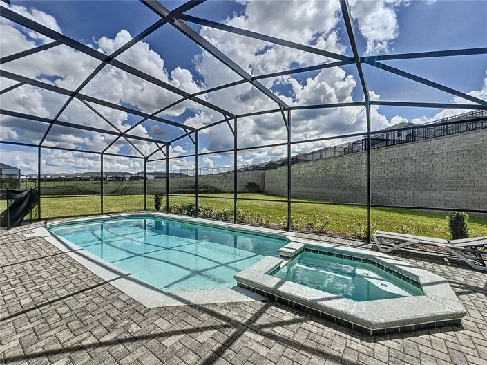 Image No.47-8 Bed Property for sale