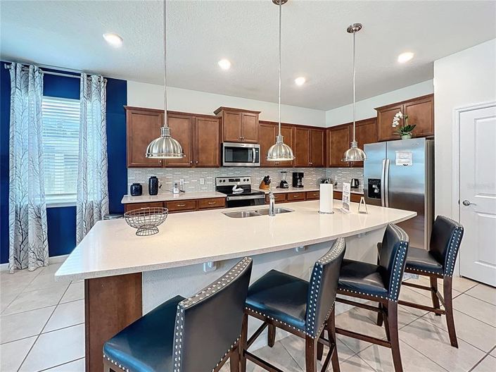 Image No.6-8 Bed Property for sale