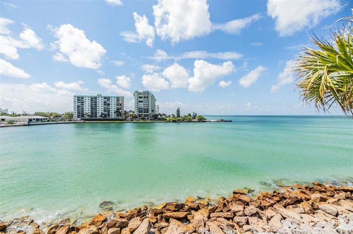 Image No.27-2 Bed Property for sale