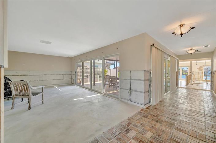 Image No.19-3 Bed Property for sale