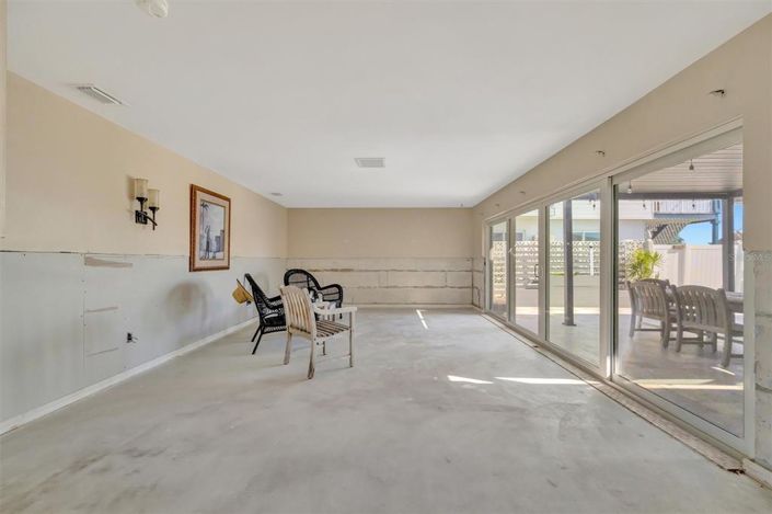 Image No.20-3 Bed Property for sale