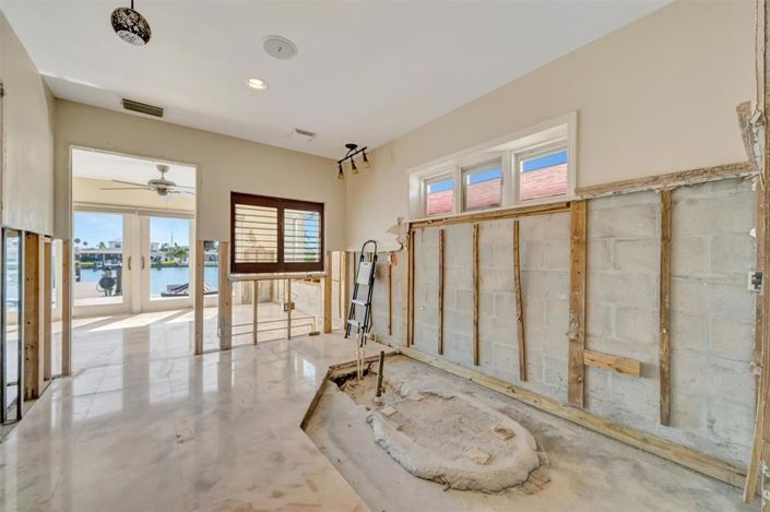 Image No.30-3 Bed Property for sale