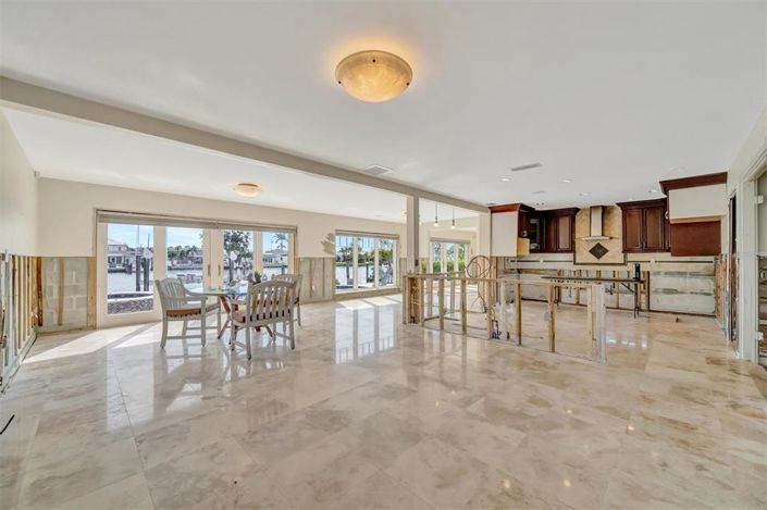 Image No.40-3 Bed Property for sale