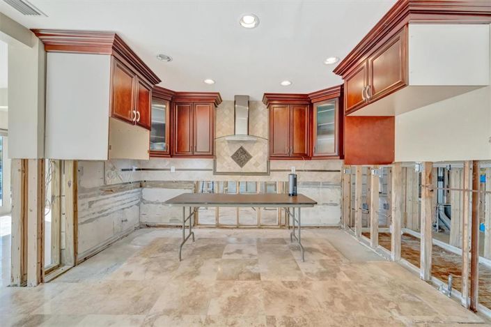 Image No.50-3 Bed Property for sale