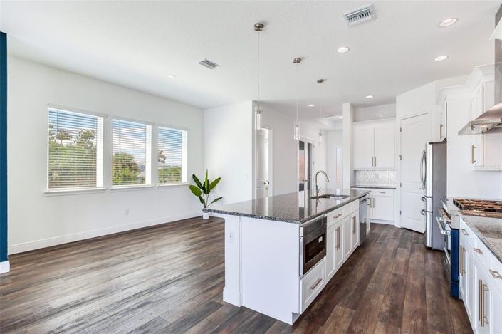 Image No.12-4 Bed Property for sale