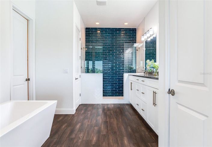 Image No.36-4 Bed Property for sale