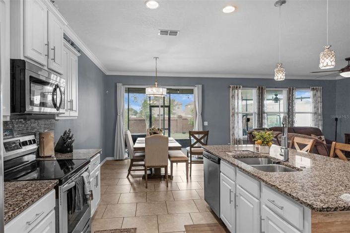 Image No.5-5 Bed Property for sale