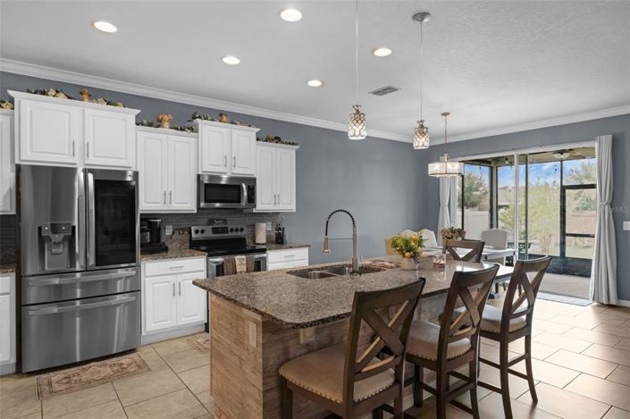 Image No.6-5 Bed Property for sale