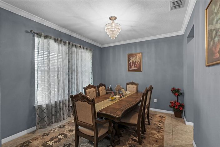 Image No.9-5 Bed Property for sale