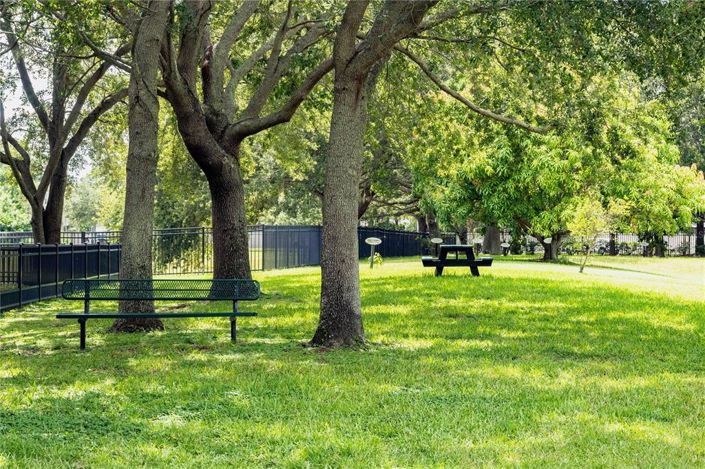 Image No.20-4 Bed Property for sale