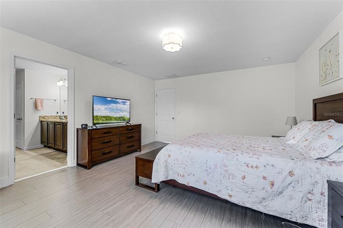 Image No.36-3 Bed Property for sale