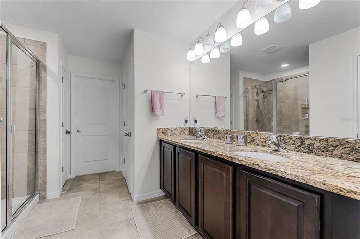 Image No.37-3 Bed Property for sale