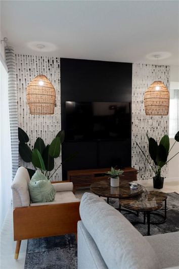 Image No.19-9 Bed Property for sale