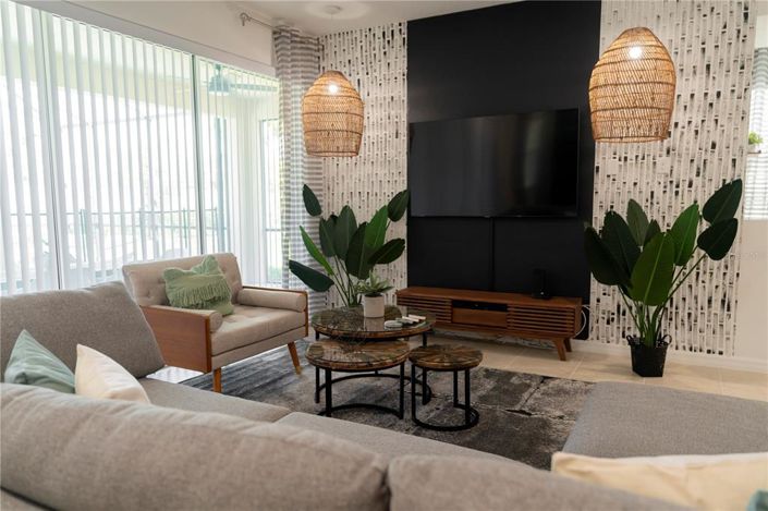 Image No.20-9 Bed Property for sale