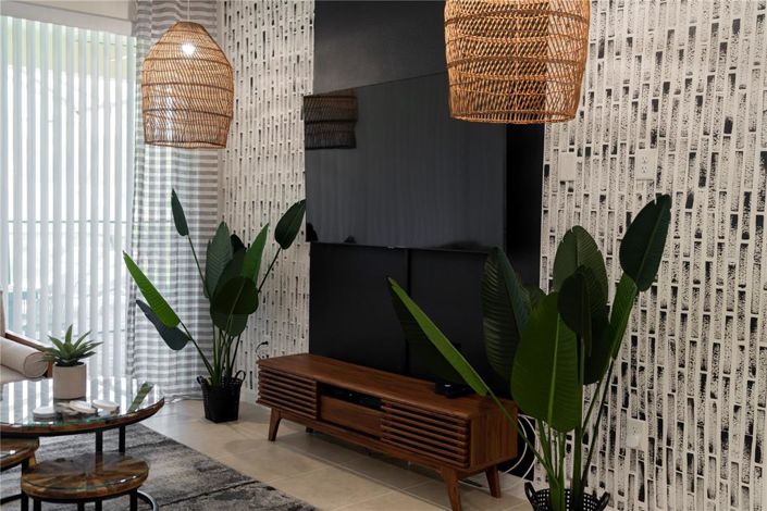 Image No.22-9 Bed Property for sale