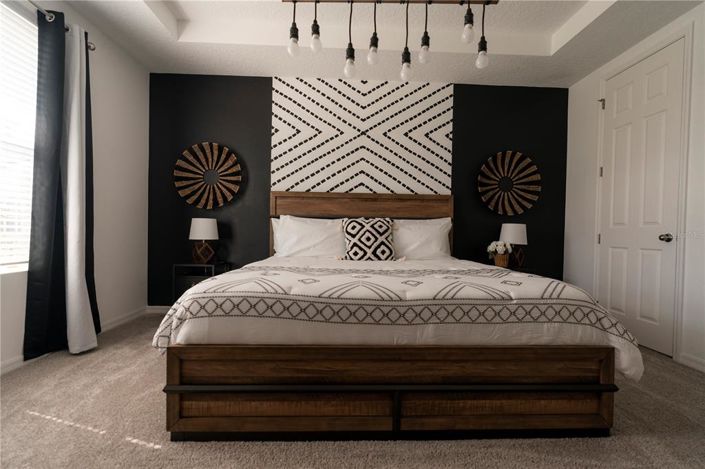 Image No.5-9 Bed Property for sale