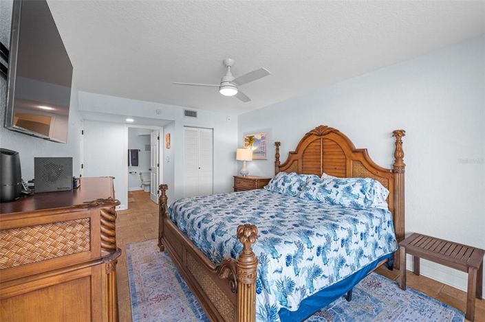 Image No.23-3 Bed Property for sale