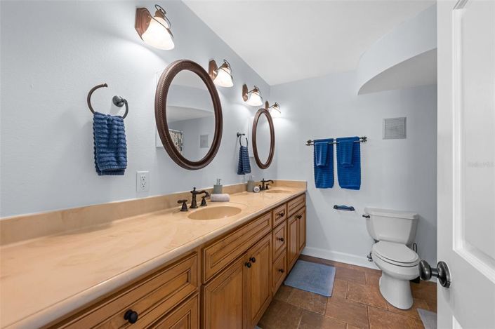 Image No.25-3 Bed Property for sale