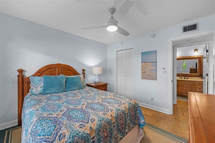 Image No.30-3 Bed Property for sale