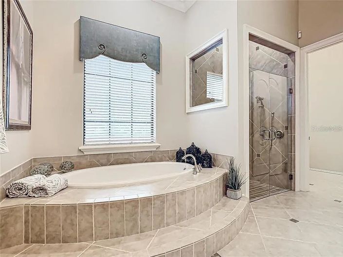 Image No.40-5 Bed Property for sale