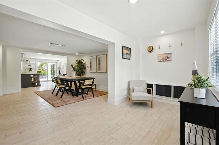 Image No.19-6 Bed Property for sale