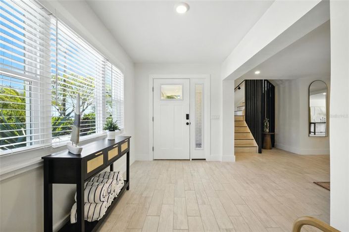 Image No.20-6 Bed Property for sale