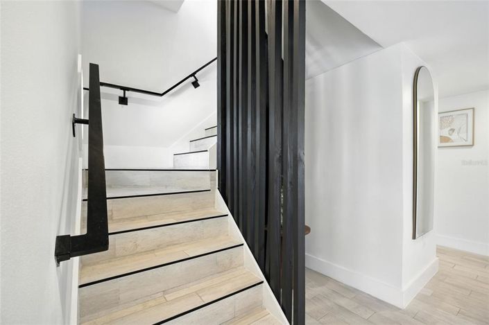 Image No.21-6 Bed Property for sale