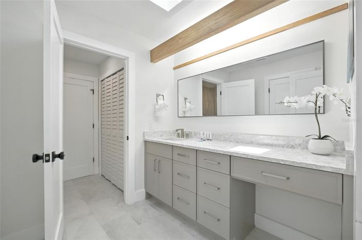 Image No.32-6 Bed Property for sale