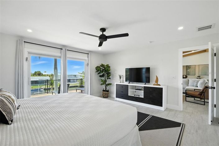 Image No.37-6 Bed Property for sale