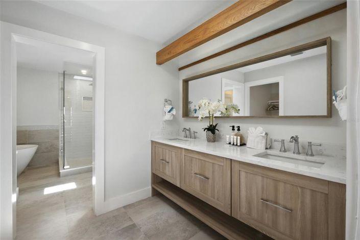 Image No.38-6 Bed Property for sale