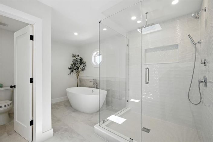 Image No.39-6 Bed Property for sale