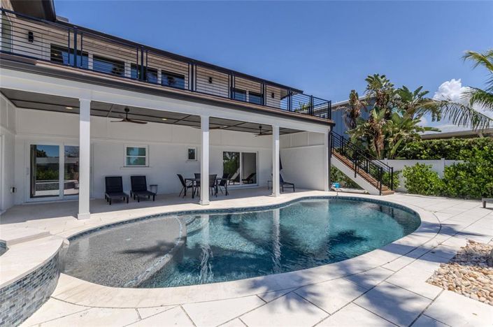 Image No.47-6 Bed Property for sale